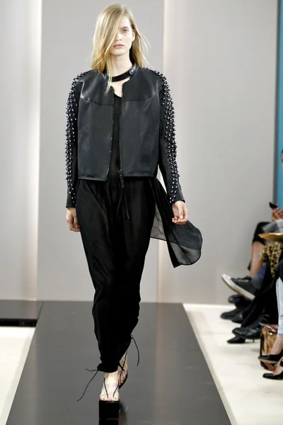 Look 28